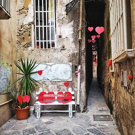 Al Molo Sant'eligio 招待所 *