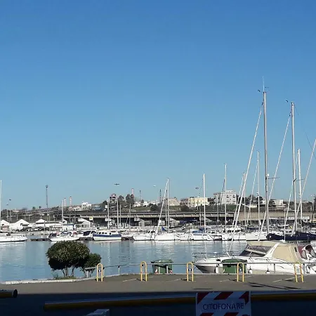 Al Molo Sant'eligio 招待所 塔兰托